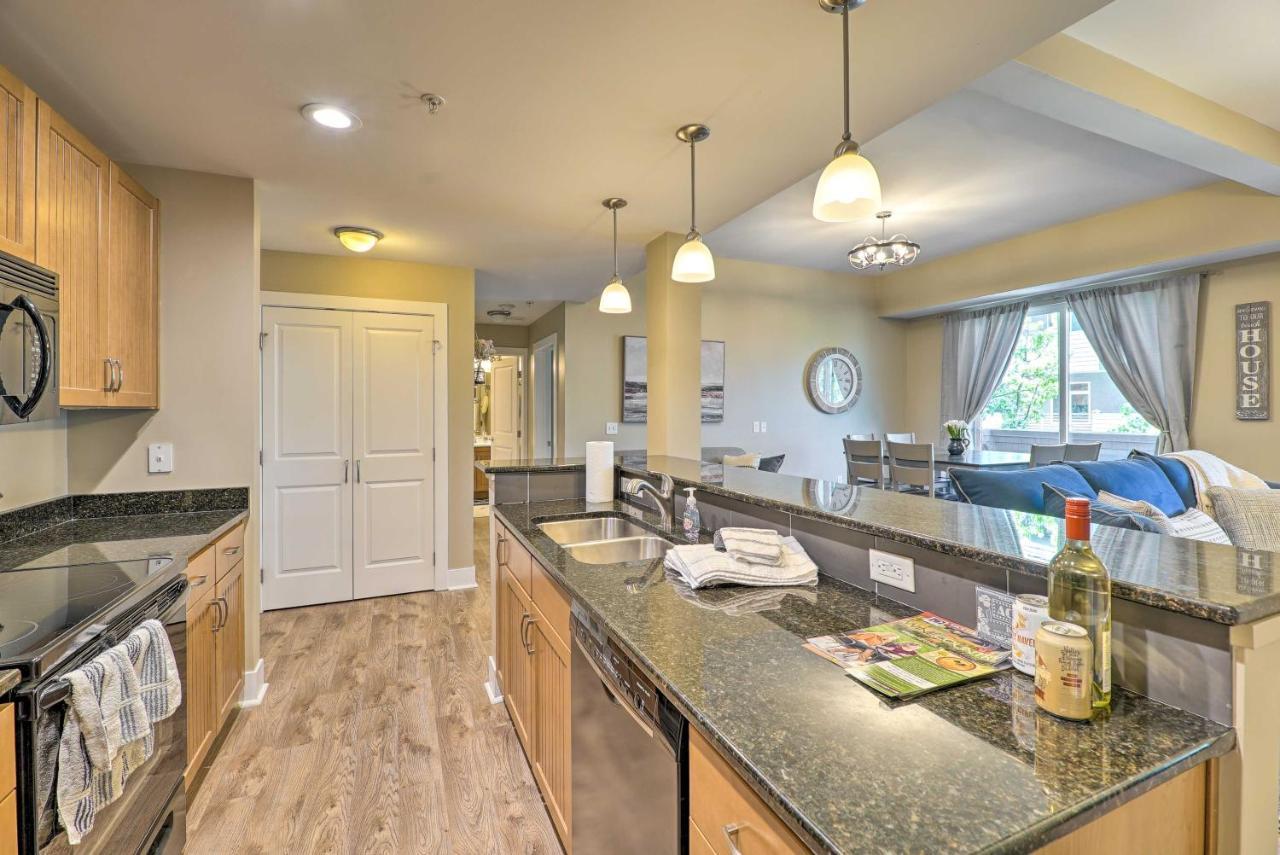 Grand Haven Condo - Walk To Nearby Hot Spots! Exterior foto