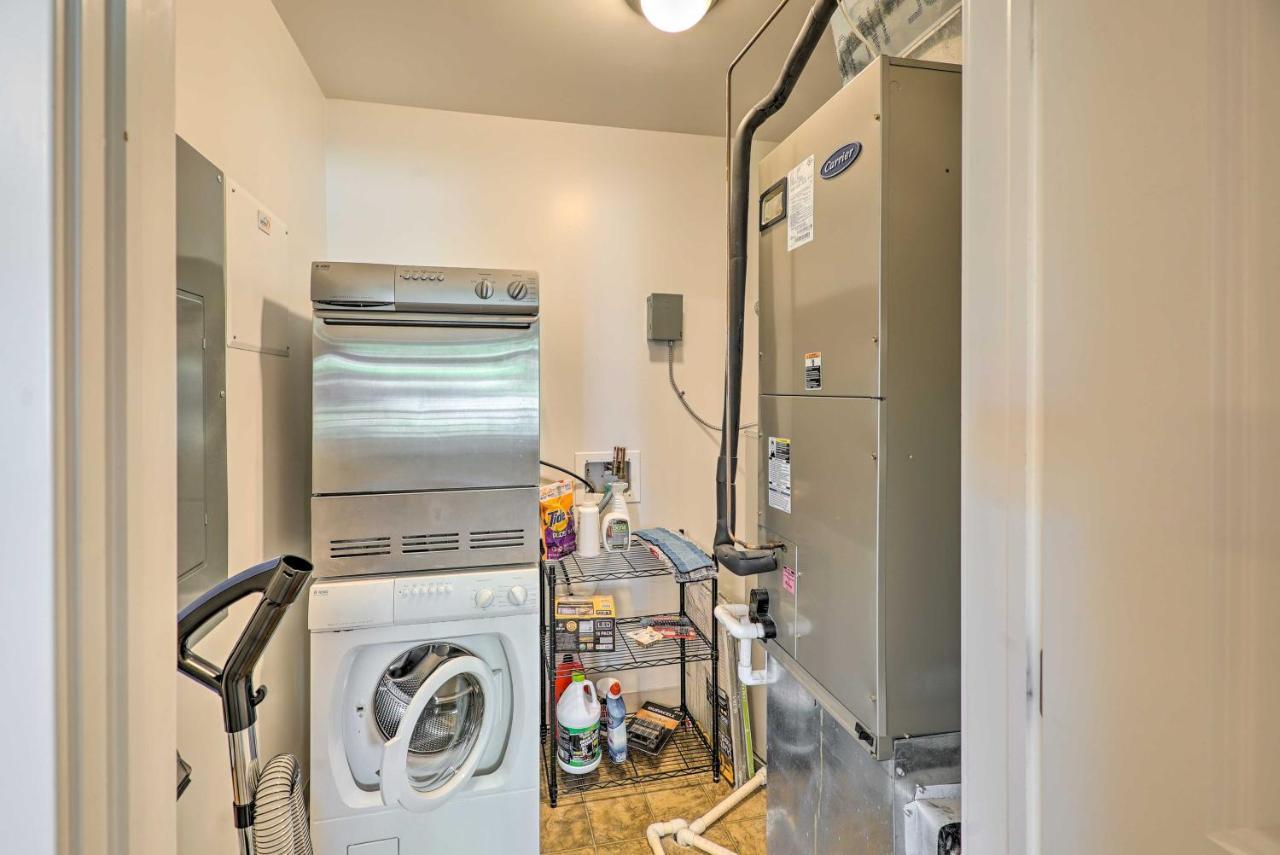 Grand Haven Condo - Walk To Nearby Hot Spots! Exterior foto
